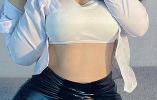 微密圈 – 桃沢樱呀的高清资源，纯情修女，不小心撞上了戏谑的火花。