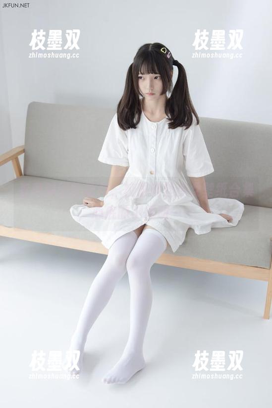 森萝财团的新作，校服肉丝少女壁纸合集，心底的小悸动……