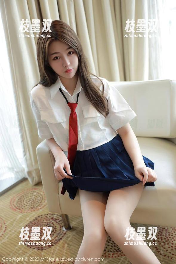 模范学院 - 妞妞koko的美脚套图，脚趾头咋就有魔力呢？