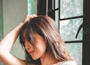 樱晚gigi私房美图：健身时的一点点暧昧