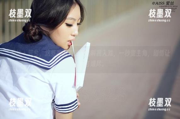 爱丝 - 若兮，这些高清美图都能叫我入戏，一秒变主角，剧情让人一言难尽。