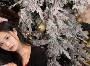 甜予摄影 – 看着璇璇和她的体操服，不禁想：能否加点光，或者少点无圣？