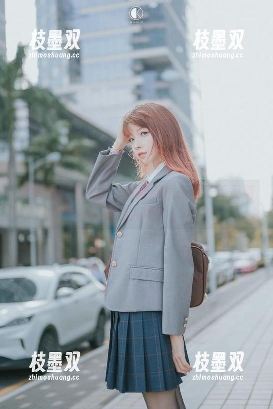 美图秀出祖木子：这副眼镜是为了看更清楚点儿呢？