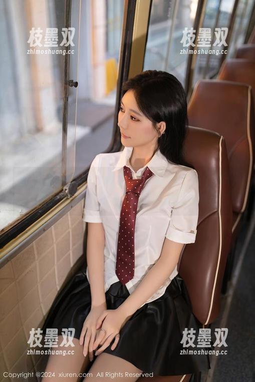 秀人网 - 当sibyl是女巫和天台撞个满怀：美图合集更是无法拒绝的摆拍神篇！