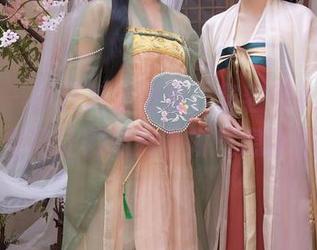 秀人网 – 打开高清图库，容容容Alice一登场，立马让御姐的傲娇气息弥漫四周！