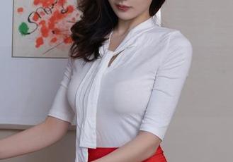 秀人网 – 精选写真，小逗逗女友的眼神有种慢慢游走的节奏感。