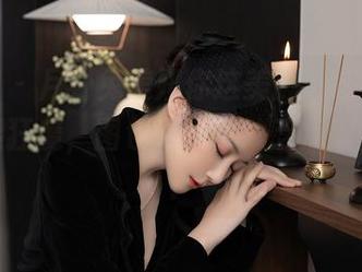 秀人网 – 月野兔美妞你这美脚，让人想要做追腿狂魔，图包是不是缺乏点别的精彩？
