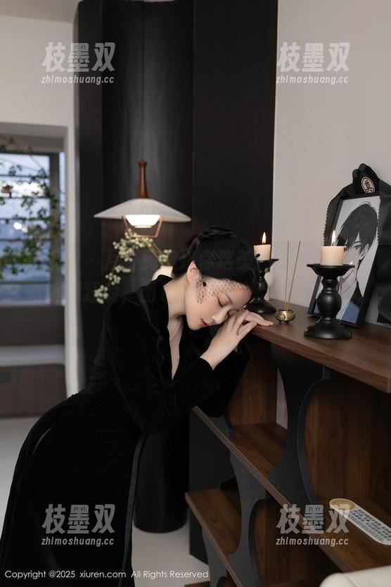 秀人网 - 月野兔美妞你这美脚，让人想要做追腿狂魔，图包是不是缺乏点别的精彩？
