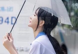 秀人网 – 偶尔的长发飘飘，柚琪Rich的私拍展现学妹的俏皮一面