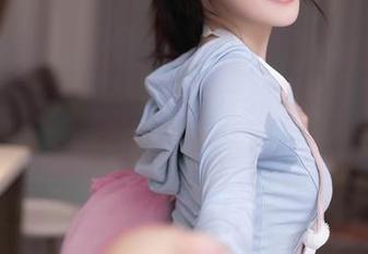 秀人网 – 王馨瑶yanni全新御姐图册：美貌与智慧并存，真是个宝藏女孩！
