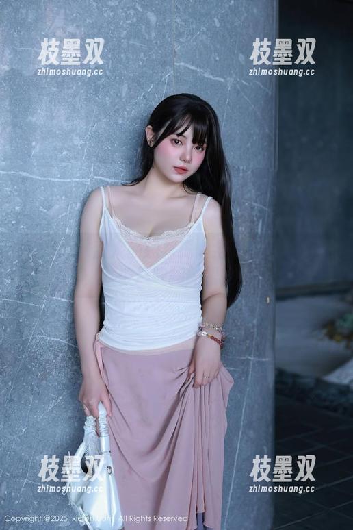秀人网 - 甜妮的短裙探险全集：一不小心就被风吹跑的裙摆！