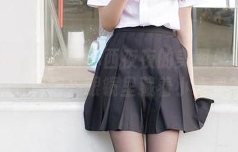 稚乖画册 – 为啥赤西夜夜的美图总让我想着下载吧，眼镜里藏着小心思？