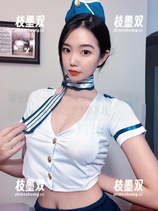 微密圈 - 一颗小雪花变身空姐，纪念小小v的原图要不要下载？