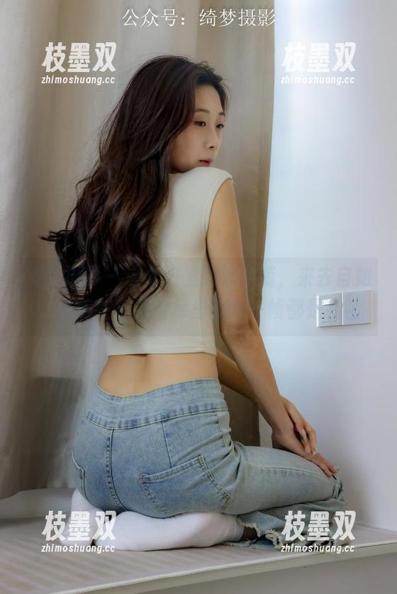 绮梦摄影 - 这个馆里的职业装，来去自如，泰美在高清图库里的每一帧都是礼物