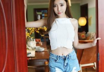 美媛馆 – 看过刘娅希的全套裤里丝图包后，我可能要重新审视我的衣柜了…还是说要买点儿新东西？
