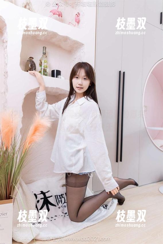 袜啵啵 - 糯米，黑丝，和那透明的脚尖：一套高清让人想象无限