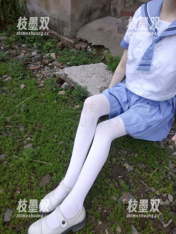 当西尔酱遇上露背毛衣，好像无圣光从不缺席，图集让人停不下来。