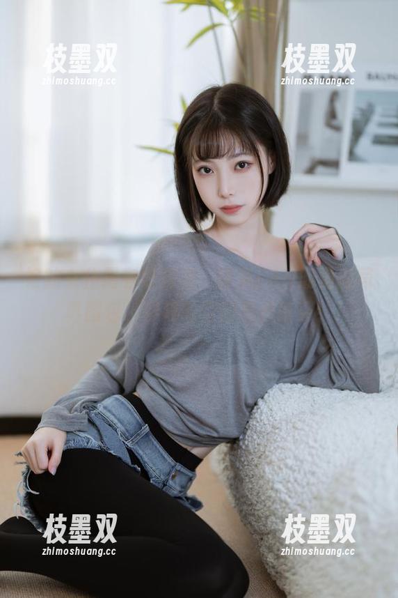 好的女仆需有好短裙，许岚LAN的最新写真图包，穿越时空的美妙感受！