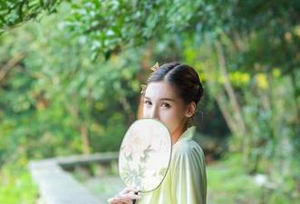 轰趴猫 – 是的，你没有看错！Ellie艾栗栗夏日合集，现在可下载，温馨提示：可能会上瘾。