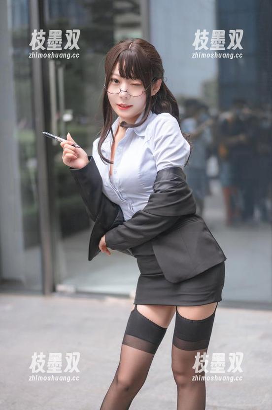 ‘北极冰山不及‘香草喵露露’的清纯！原图拿来收藏，不用太多思考！