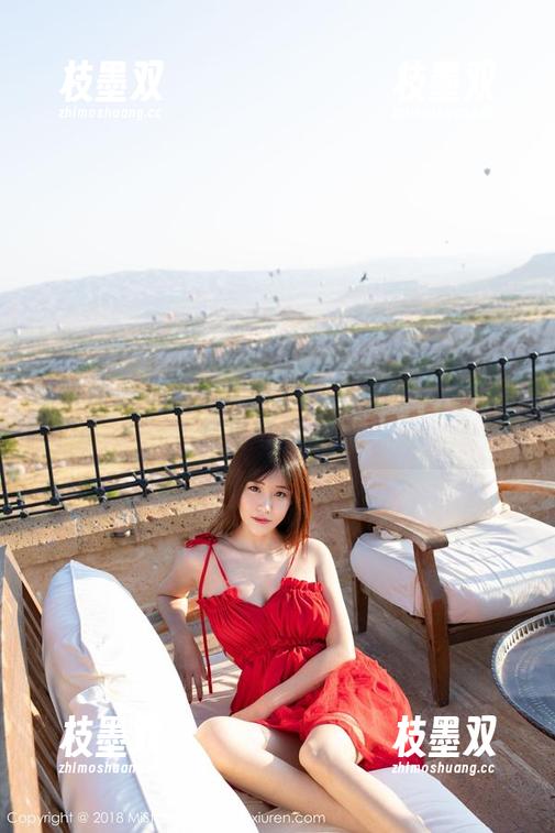魅妍社 - 水里不止有死库，易阳Silvia的写真可真有趣