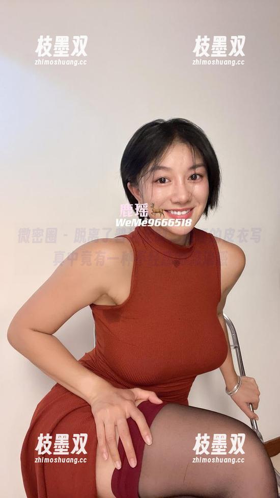 微密圈 - 脱离了普通定制，鹿瑶的皮衣写真中竟有一种不经意的流浪感